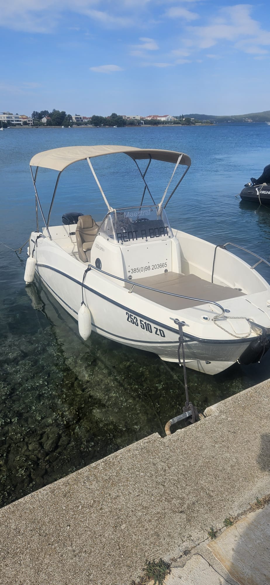 Maestral 555 Open — Comfortable open boat for the whole family